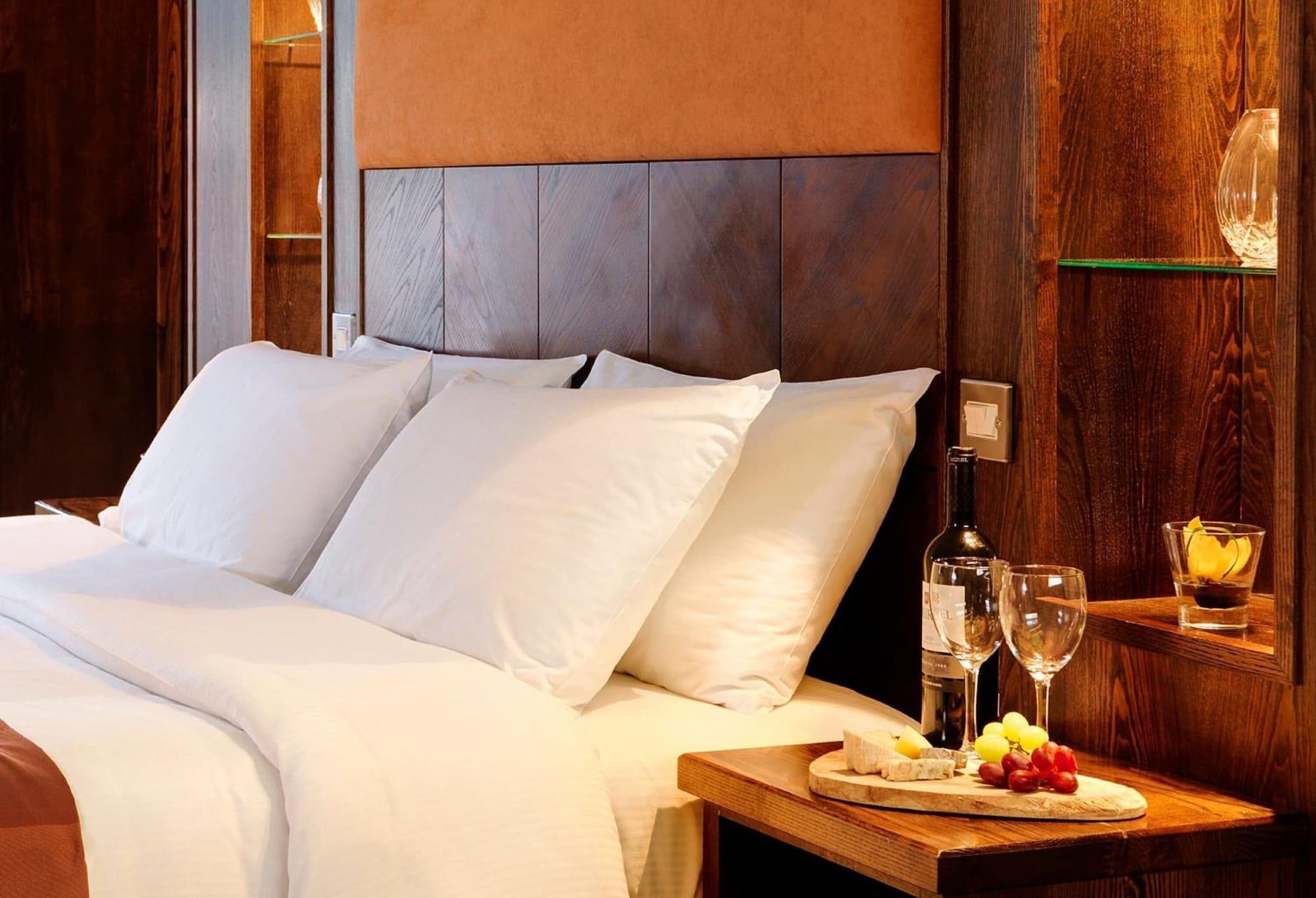 Cavan Crystal Hotel מראה חיצוני תמונה